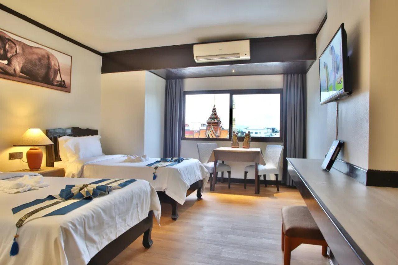 Thapaeplacehotel Chiang Mai Exterior photo