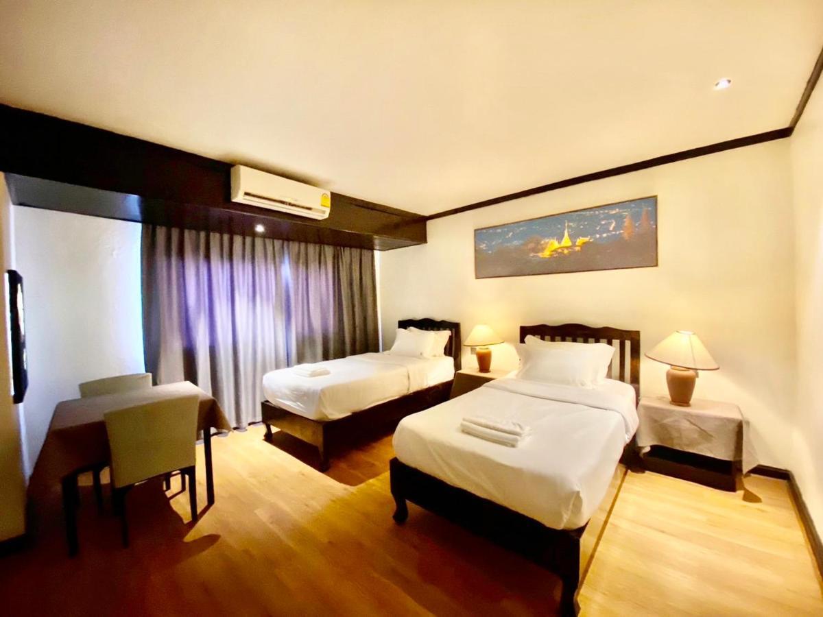 Thapaeplacehotel Chiang Mai Exterior photo