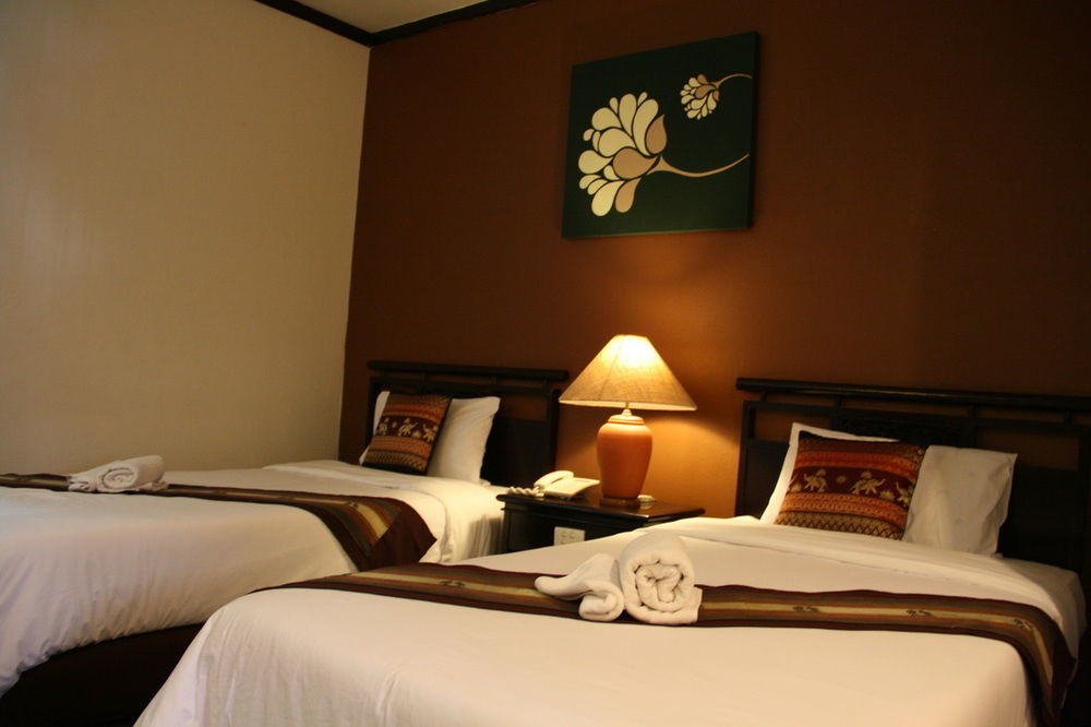 Thapaeplacehotel Chiang Mai Exterior photo