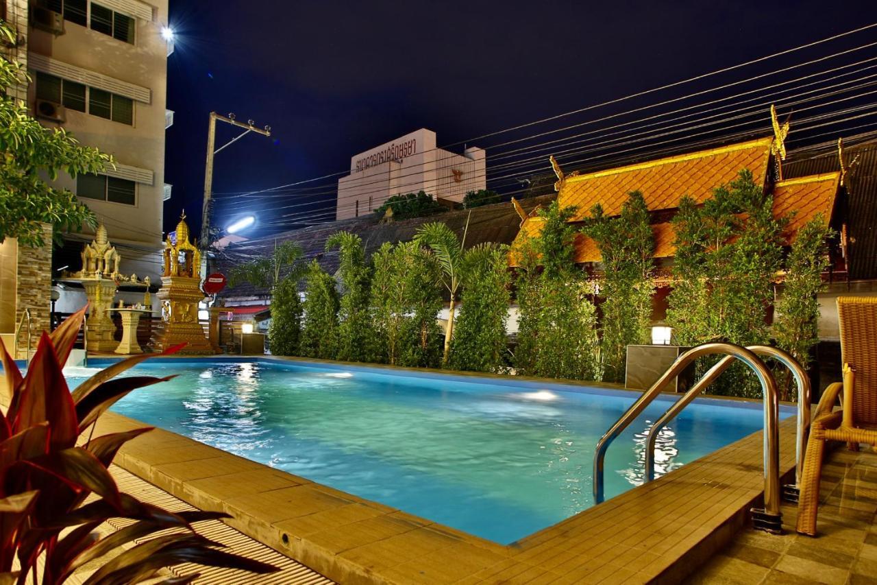 Thapaeplacehotel Chiang Mai Exterior photo