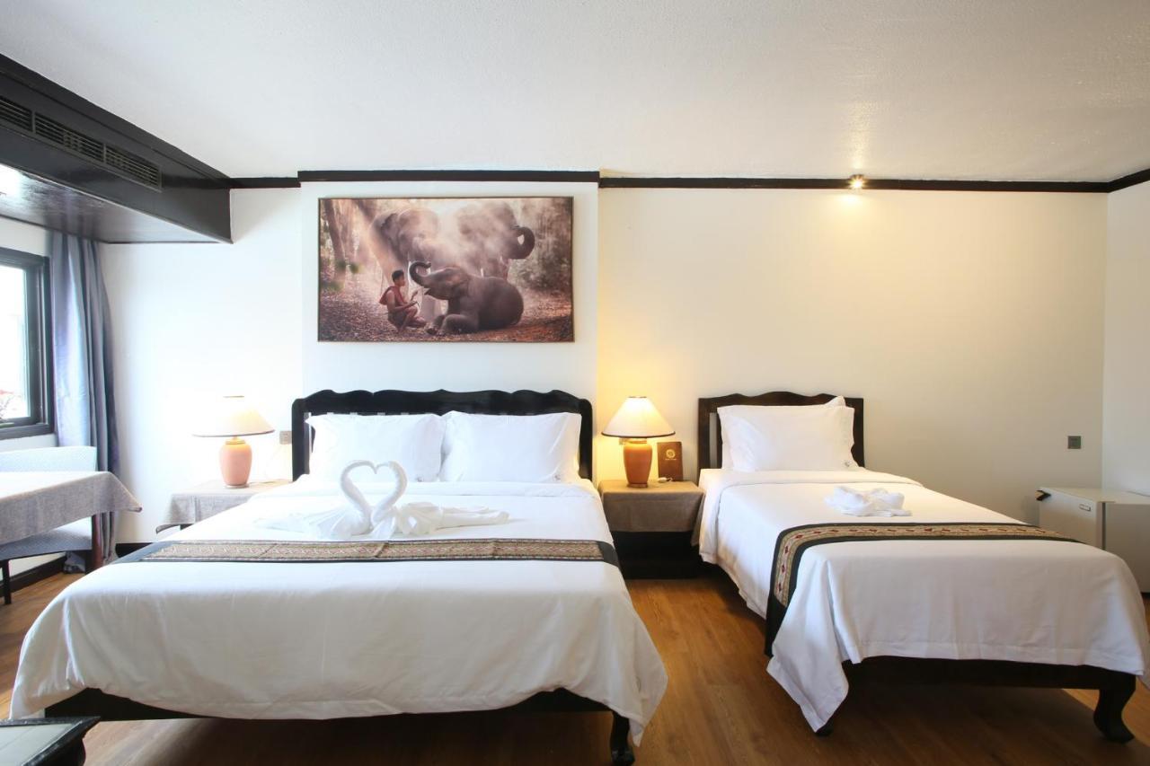 Thapaeplacehotel Chiang Mai Exterior photo