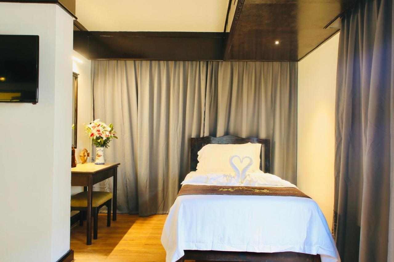 Thapaeplacehotel Chiang Mai Exterior photo