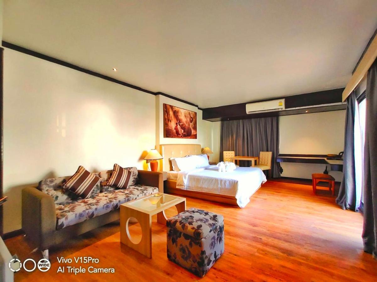 Thapaeplacehotel Chiang Mai Exterior photo